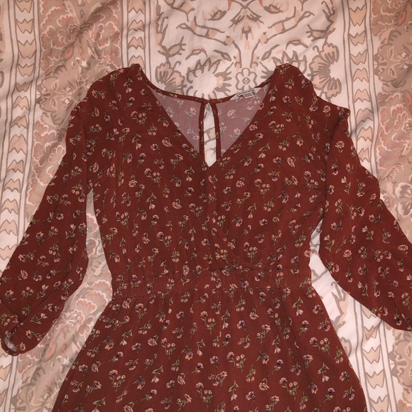 American Eagle Floral Romper - Picture 3 of 9